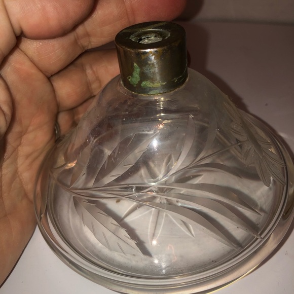 Etched Glass Diffuser with Floral Design - Picture 2 of 7